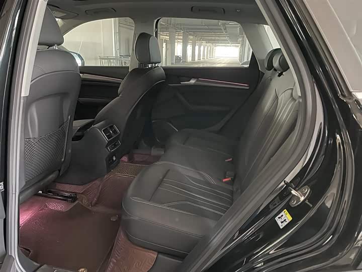 Фото 9 - Audi Q5L