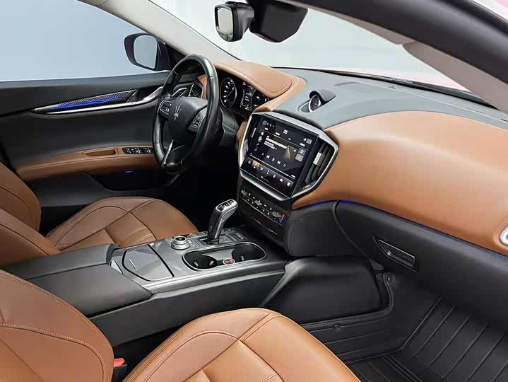 Фото 8 - Maserati Ghibli