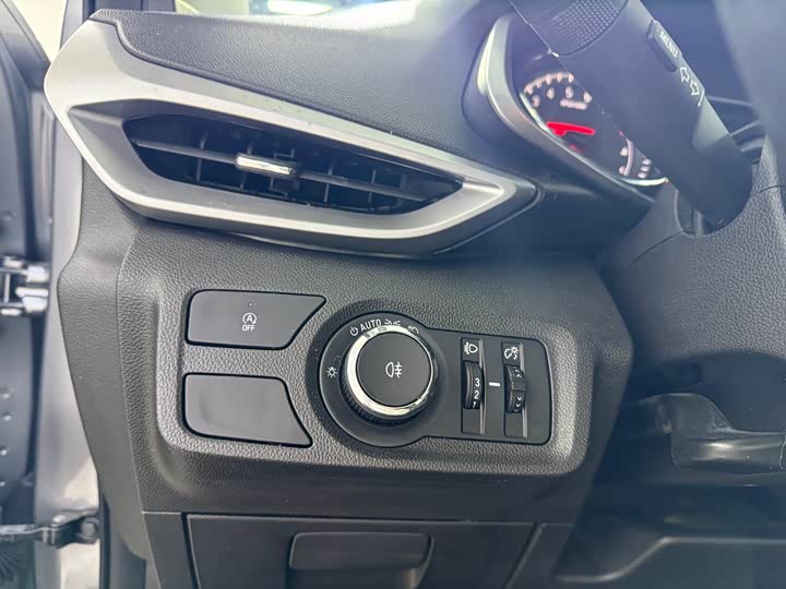 Фото 9 - Chevrolet Orlando