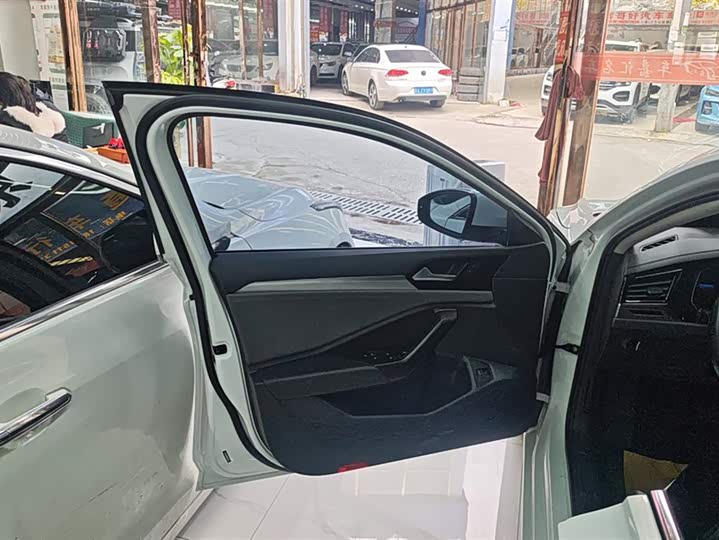 Фото 7 - Volkswagen Sagitar L