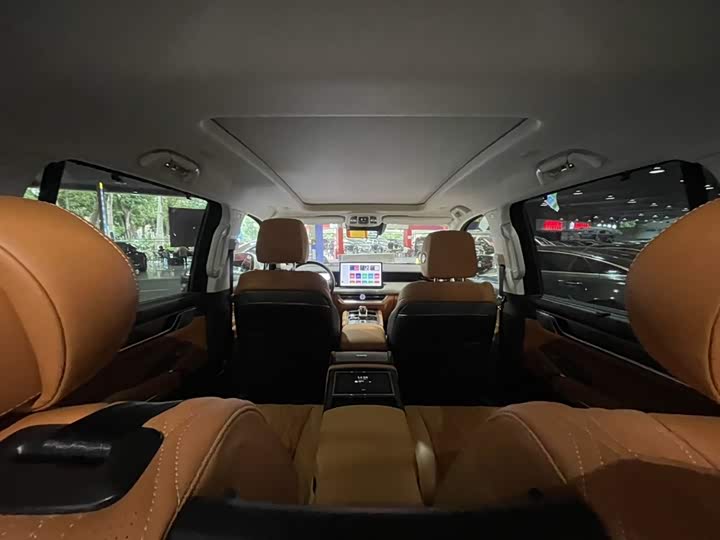 Фото 6 - Tank 500 Hybrid