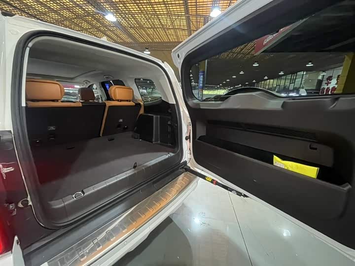 Фото 7 - Tank 500 Hybrid