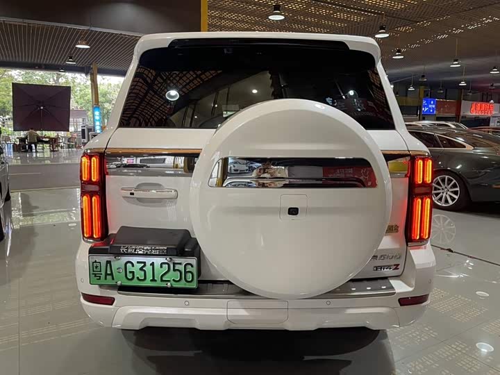 Фото 8 - Tank 500 Hybrid