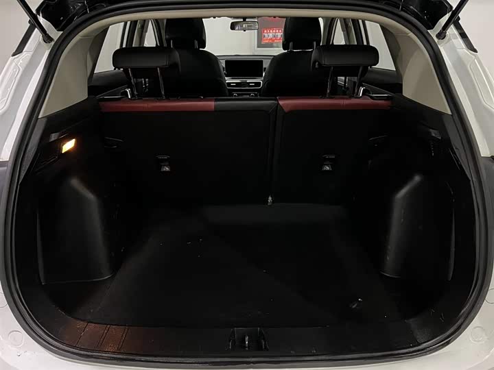 Фото 7 - Geely Coolray