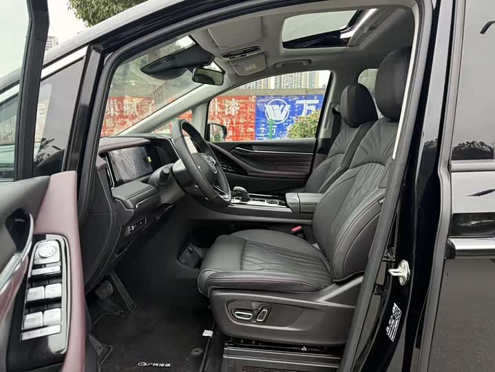 Фото 4 - GAC Trumpchi M8