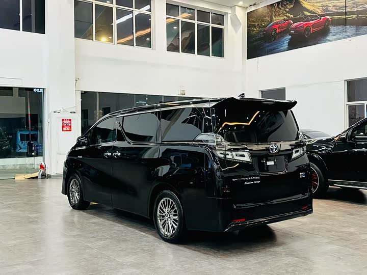 Фото 4 - Toyota Vellfire