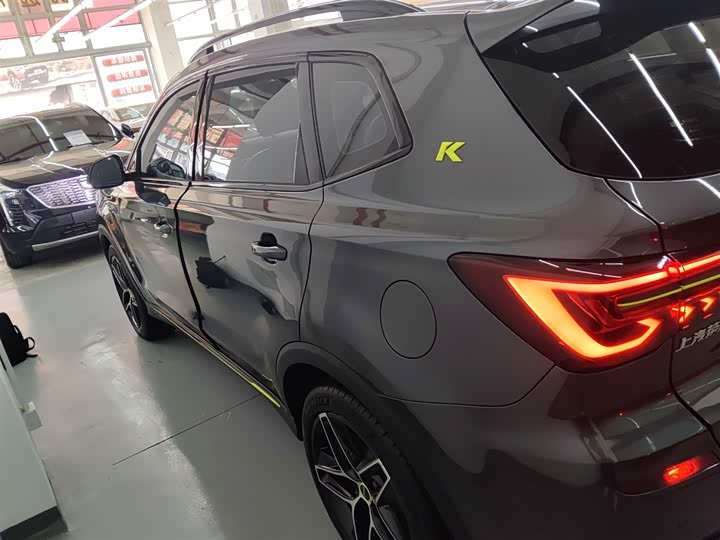 Фото 5 - Roewe RX5