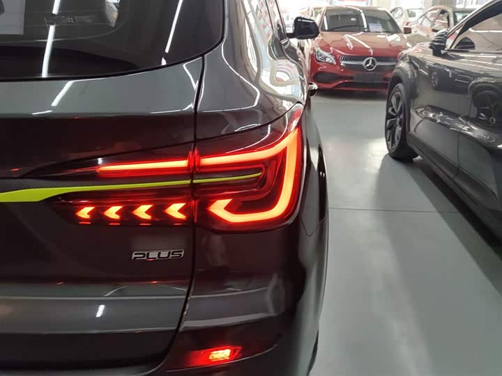 Фото 8 - Roewe RX5