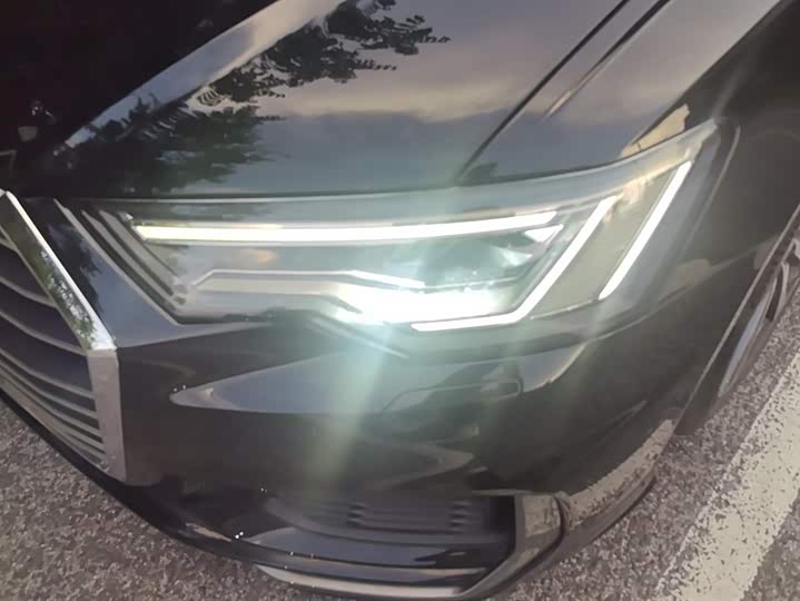 Фото 4 - Audi A6L