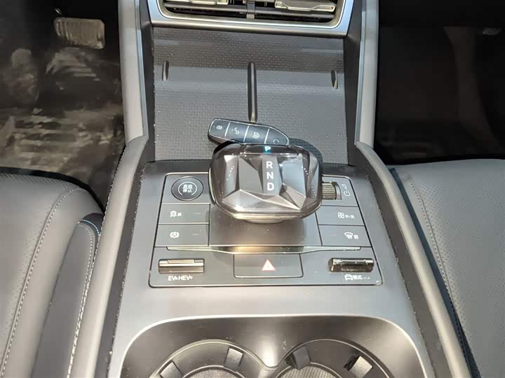 Фото 6 - BYD Qin L