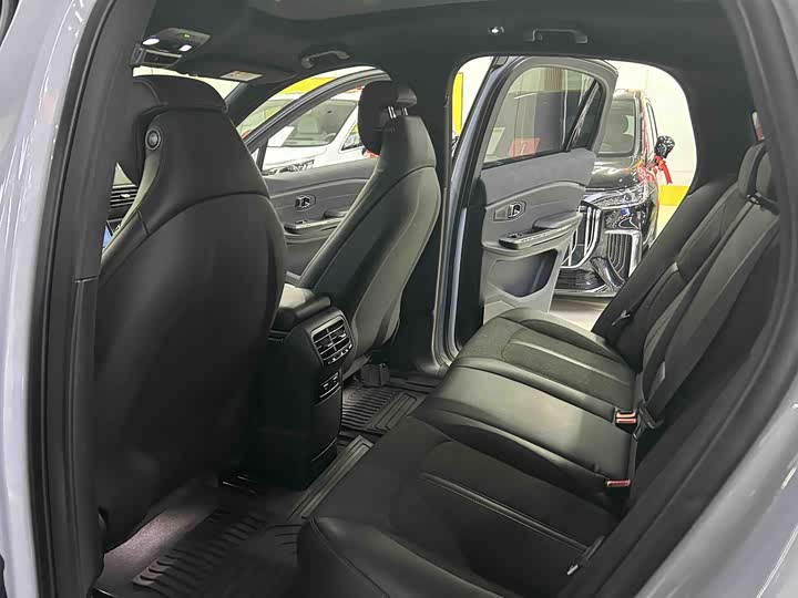 Фото 8 - Nio EC6