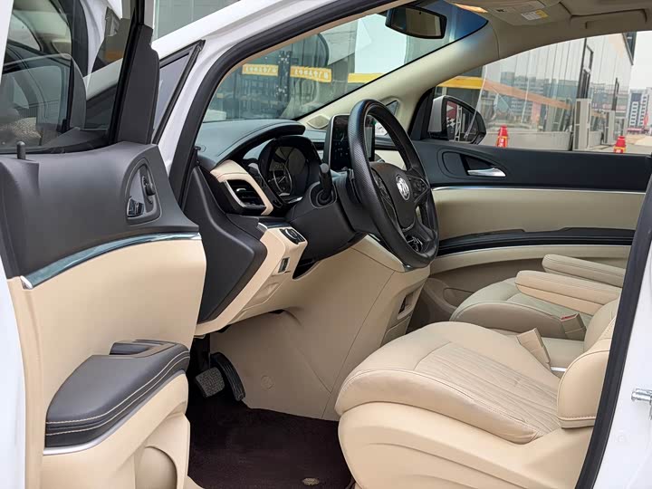 Фото 7 - Buick GL8 ES