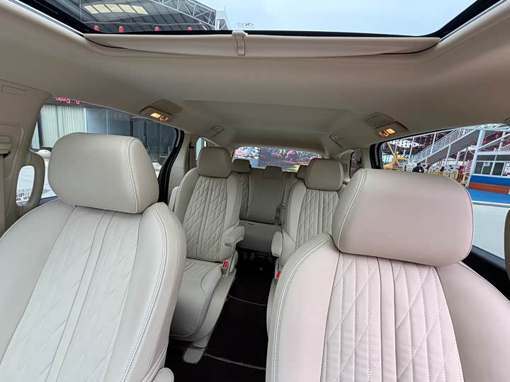 Фото 9 - Buick GL8 ES