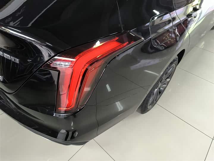 Фото 8 - Cadillac CT4