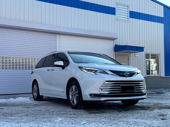 Фото 3 - Toyota Sienna