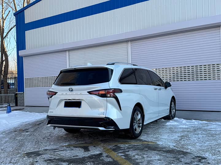 Фото 4 - Toyota Sienna