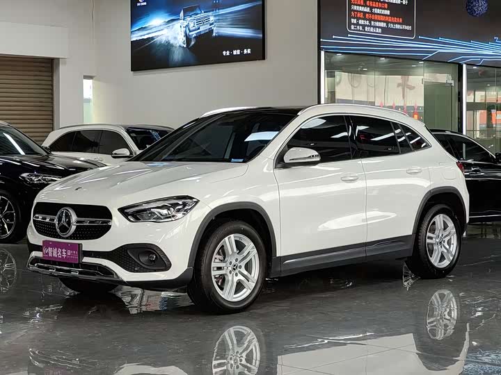 Фото 1 - Mercedes-Benz GLA-Class