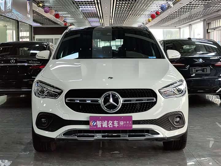 Фото 2 - Mercedes-Benz GLA-Class