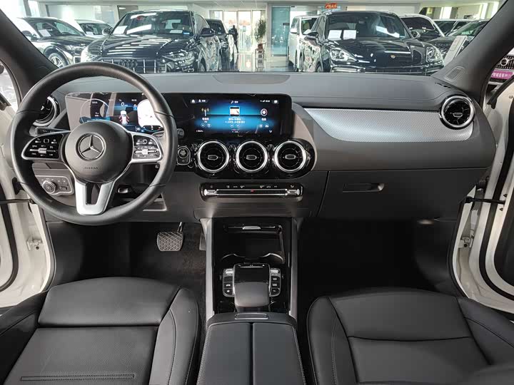 Фото 5 - Mercedes-Benz GLA-Class