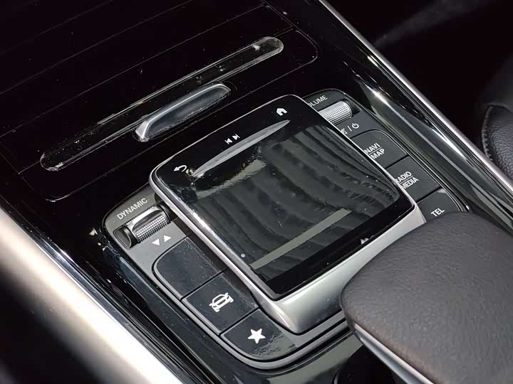 Фото 7 - Mercedes-Benz GLA-Class