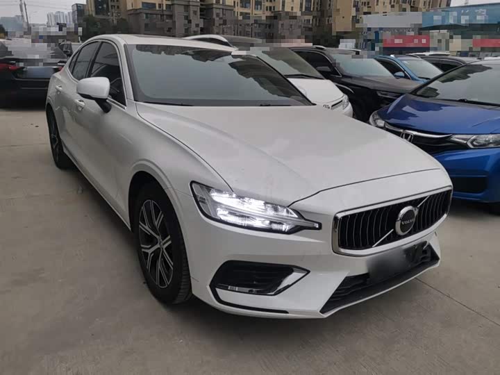 Фото 4 - Volvo S60