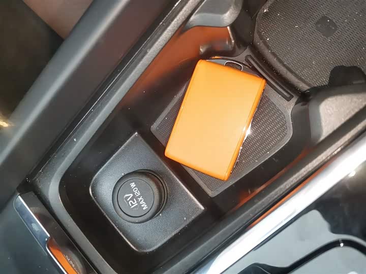 Фото 9 - Volvo S60