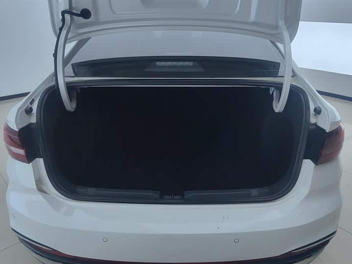 Фото 4 - Volkswagen Lavida