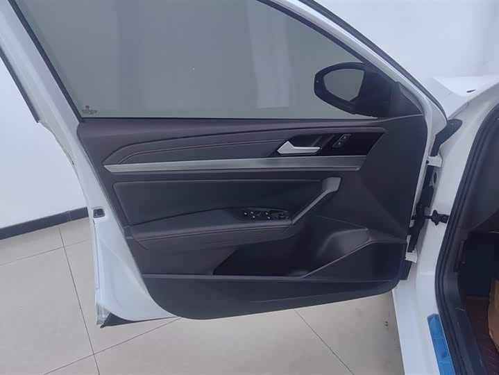 Фото 7 - Volkswagen Lavida