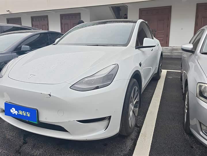 Фото 1 - Tesla Model Y