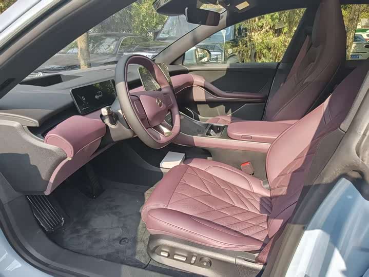 Фото 7 - Nio ET5T