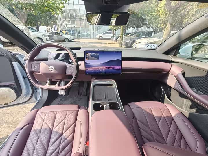 Фото 9 - Nio ET5T