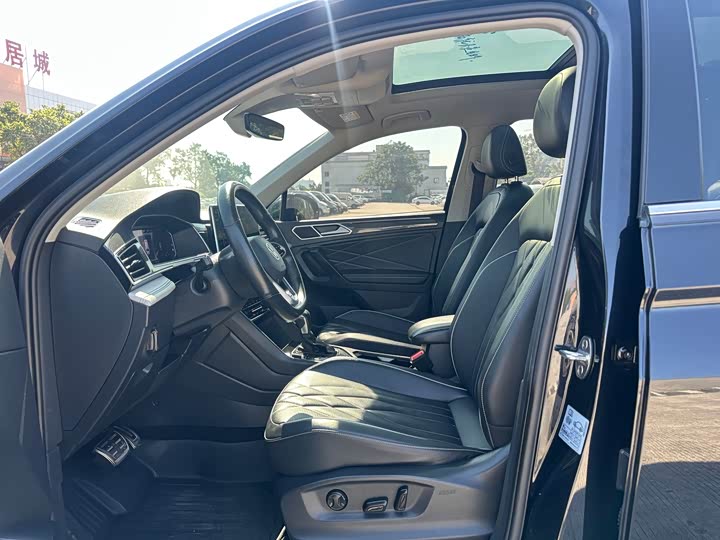 Фото 6 - Volkswagen Tiguan L Pro