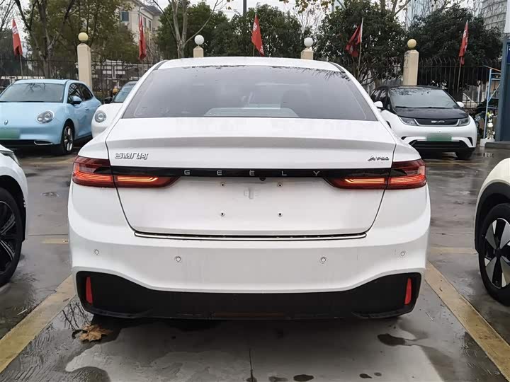 Фото 6 - Geely Geometry A