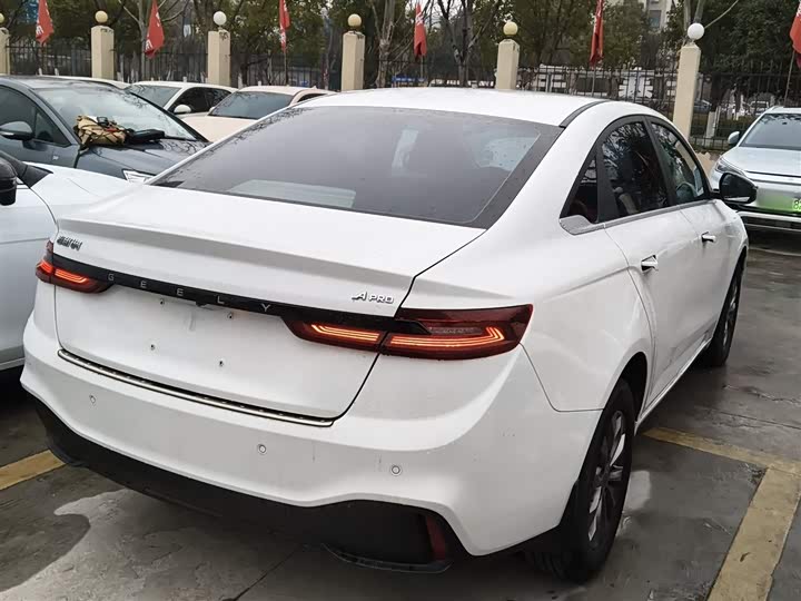 Фото 7 - Geely Geometry A