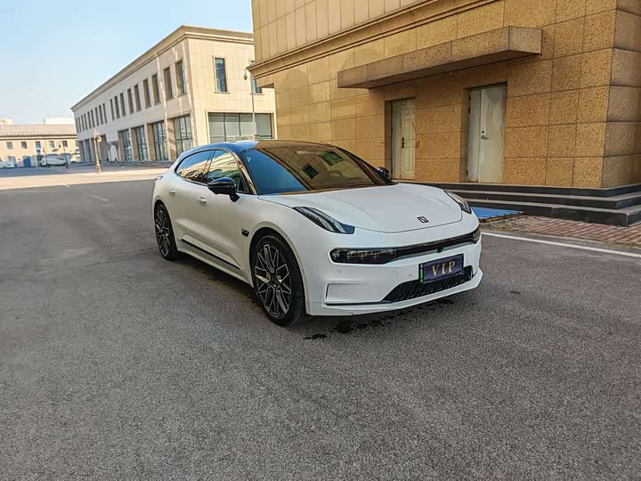 Фото 3 - Zeekr 001