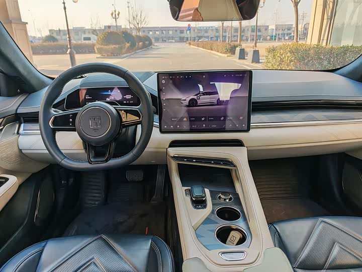 Фото 7 - Zeekr 001