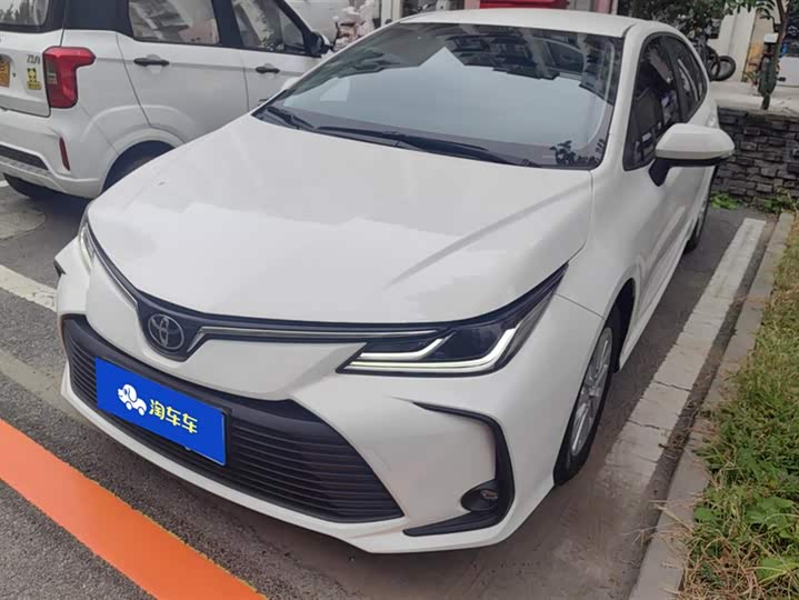 Фото 1 - Toyota Corolla