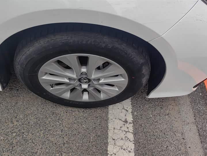 Фото 6 - Toyota Corolla