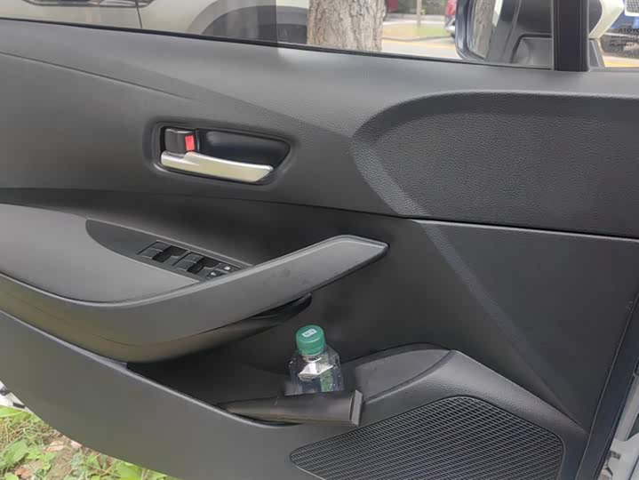 Фото 7 - Toyota Corolla