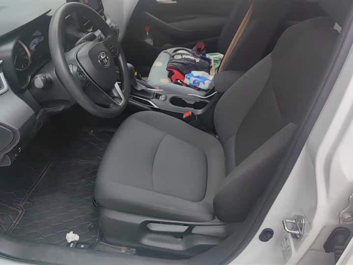 Фото 9 - Toyota Corolla