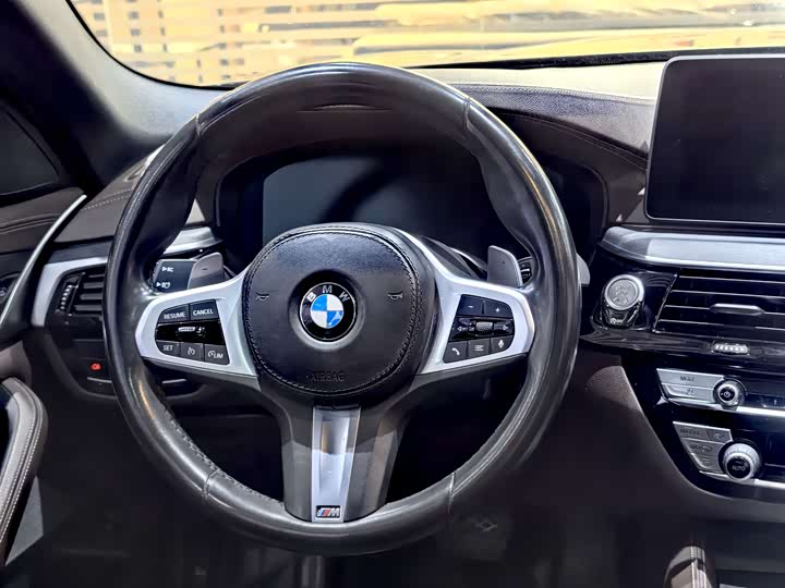 Фото 9 - BMW 5 Series