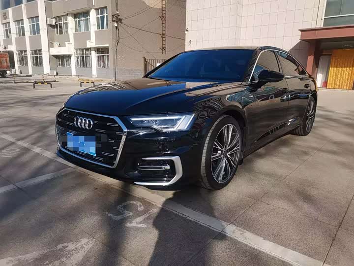 Фото 1 - Audi A6L