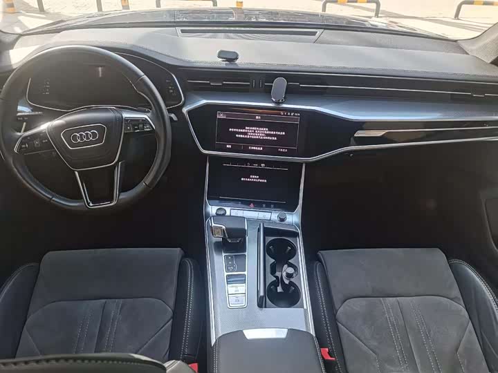 Фото 7 - Audi A6L