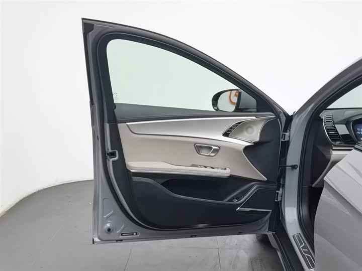 Фото 8 - BYD Han