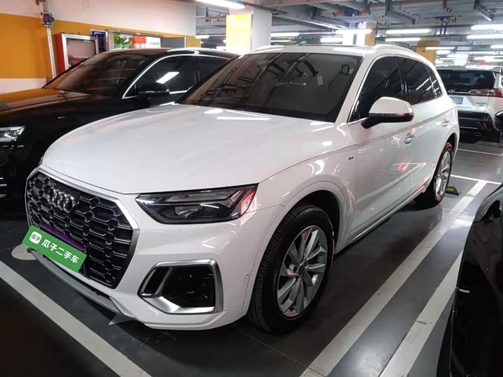 Фото 1 - Audi Q5L