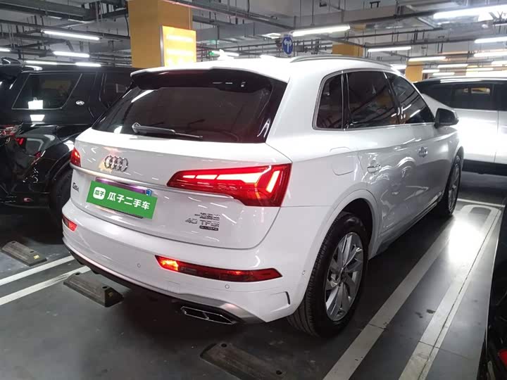 Фото 7 - Audi Q5L