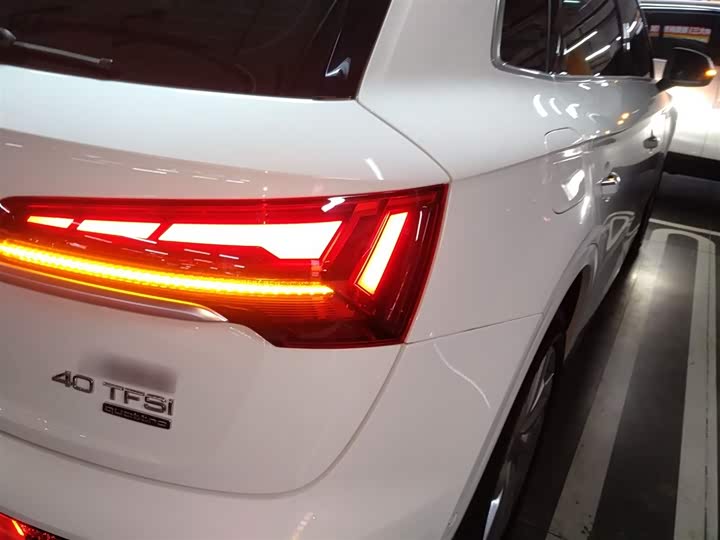 Фото 8 - Audi Q5L