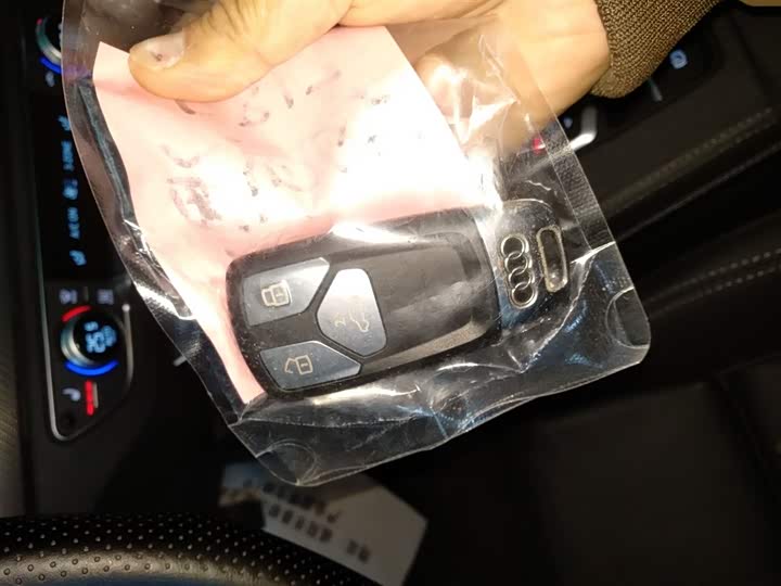 Фото 9 - Audi Q5L