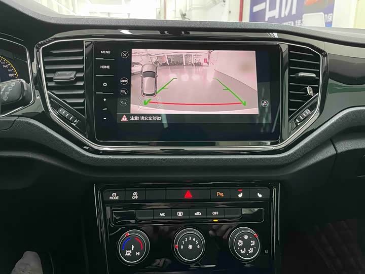 Фото 9 - Volkswagen T-Roc