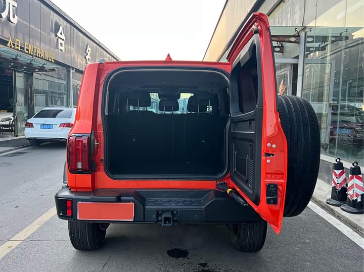 Фото 6 - Tank 300